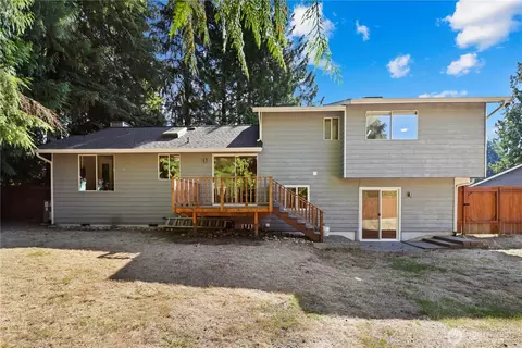 Exterior - 10420 9th Dr SE, Everett, WA 98208 photo 6 of 7
