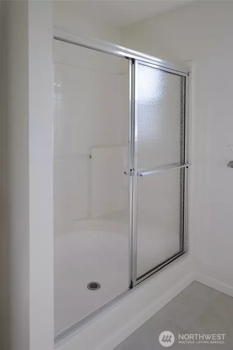 Bath - 18722 17th Ave E, Spanaway, WA 98387 photo 3 of 5