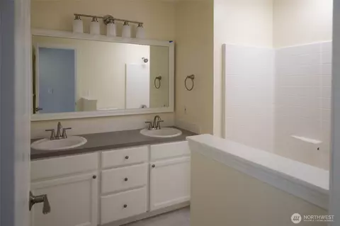 Bath - 18722 17th Ave E, Spanaway, WA 98387 photo 5 of 5