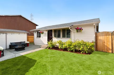 8925 11th St NE, Lake Stevens, WA 98258