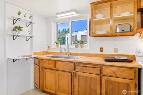 Kitchen - 50 E Nelson Rd, Sequim, WA 98382 photo 4 of 5