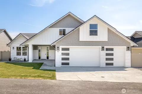 960 Wayne Ln, Wenatchee, WA 98801