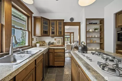 2923 E Harrison St, Seattle, WA 98112 photo 11