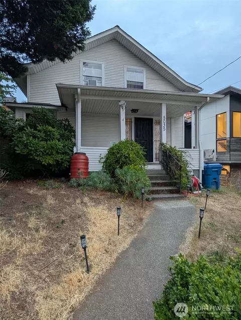 5035 35th Ave S, Seattle, WA 98118