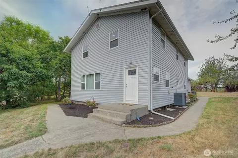 31612 8th Ave S, Roy, WA 98580