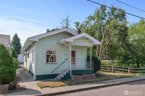 1515 5th St, Bremerton, WA 98337