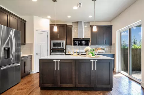 Kitchen - 1130 199th St SE, Bothell, WA 98012 photo 3 of 4
