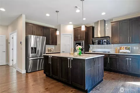 Kitchen - 1130 199th St SE, Bothell, WA 98012 photo 4 of 4