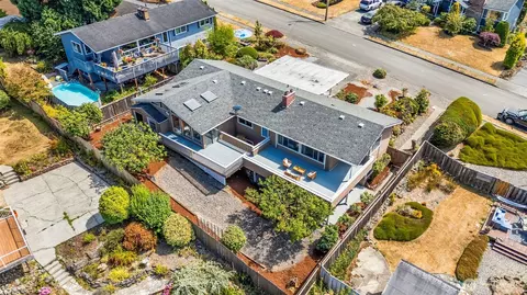1014 S 234th Pl, Des Moines, WA 98198
