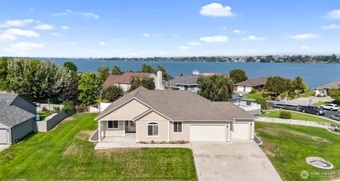 509 N Bluff West Dr, Moses Lake, WA 98837