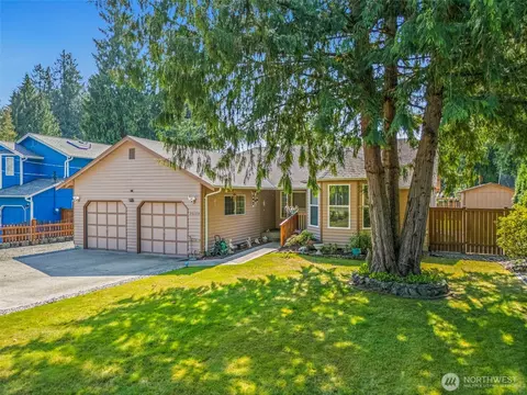 20109 Cascade Dr E, Bonney Lake, WA 98391