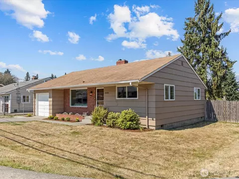3058 S 200th St, Seatac, WA 98198