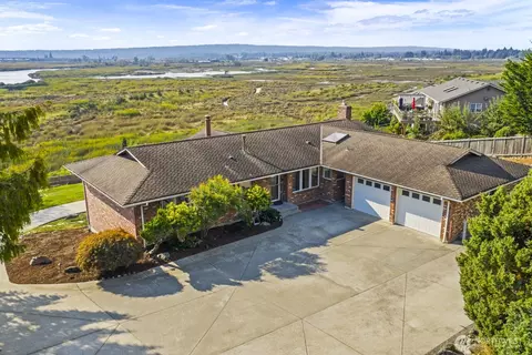 4220 59th Dr NE, Marysville, WA 98270