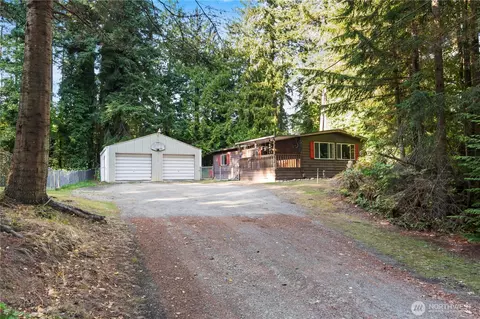 1415 Lakewood Dr, Camano Island, WA 98282