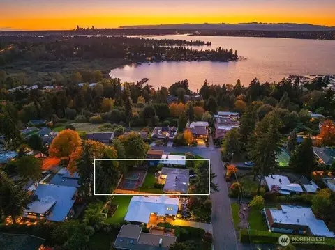 10511 NE 46th St, Kirkland, WA 98033