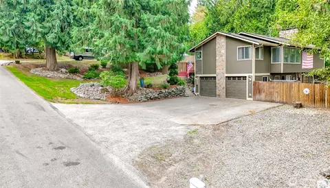 1918 9th St SE, Puyallup, WA 98372