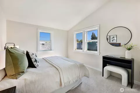 Bedroom - 2111 E Pine St, Seattle, WA 98122 photo 3 of 5