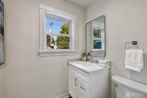 Bath - 2111 E Pine St, Seattle, WA 98122 photo 1 of 3