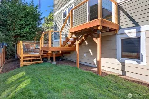 Exterior - 2111 E Pine St, Seattle, WA 98122 photo 5 of 7