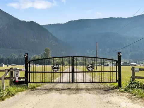 173 River Ranch Rd, Randle, WA 98377