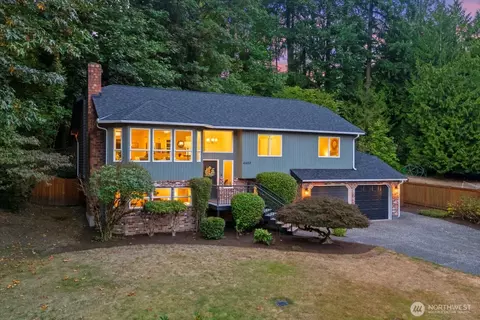 4403 NE 187th Pl, Lake Forest Park, WA 98155