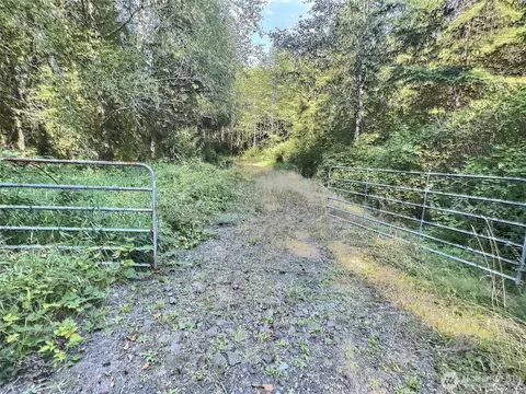 282 Butte Creek Rd, Raymond, WA 98577