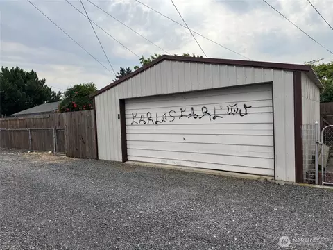 1143 E Oak St, Othello, WA 99344 photo 4