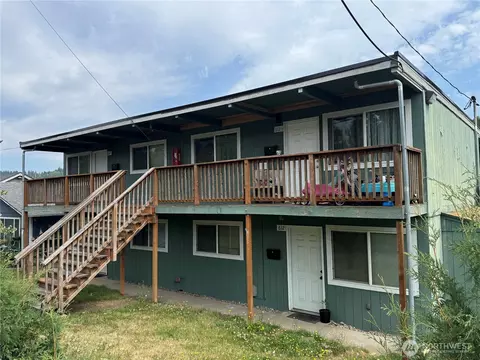 612 N 1st Ave, Kelso, WA 98626