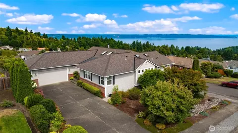 5718 Pinnacle Ct NE, Tacoma, WA 98422