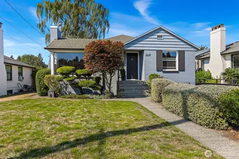 2617 32nd Ave W, Seattle, WA 98199