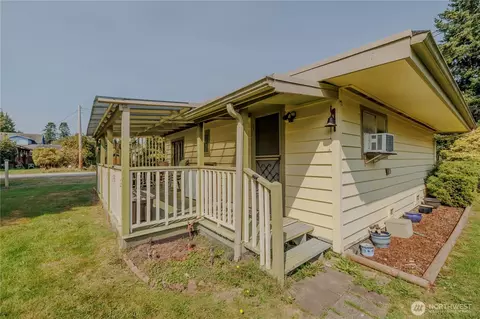 5177 Anderson St, Blaine, WA 98230