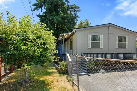 3801 NW Ridgeway Pl, Bremerton, WA 98312
