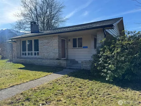 935 Madison Ave, Darrington, WA 98241