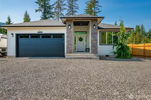 8366 Golden Valley Blvd, Maple Falls, WA 98266