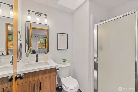 Bath - 305 161st Pl SE, Bothell, WA 98012 photo 1 of 3
