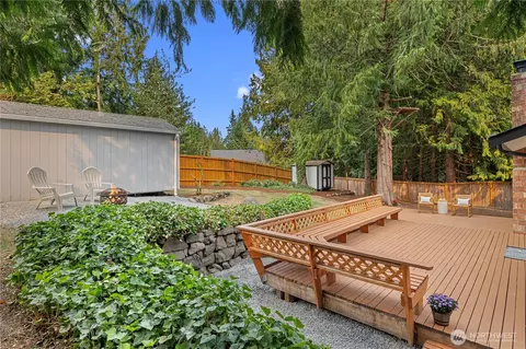 Exterior - 305 161st Pl SE, Bothell, WA 98012 photo 6 of 9