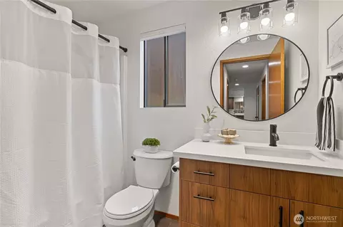 Bath - 305 161st Pl SE, Bothell, WA 98012 photo 3 of 3