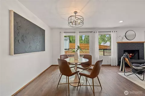 Dining - 305 161st Pl SE, Bothell, WA 98012 photo 2 of 5