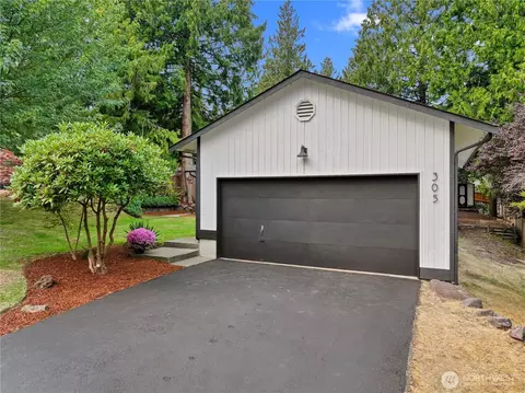 Exterior - 305 161st Pl SE, Bothell, WA 98012 photo 8 of 9