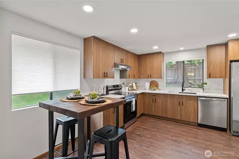 Kitchen - 305 161st Pl SE, Bothell, WA 98012 photo 1 of 5
