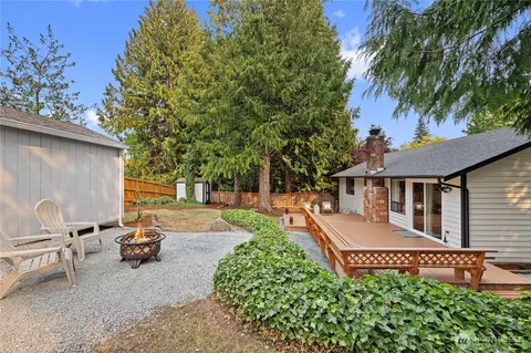 Exterior - 305 161st Pl SE, Bothell, WA 98012 photo 5 of 9