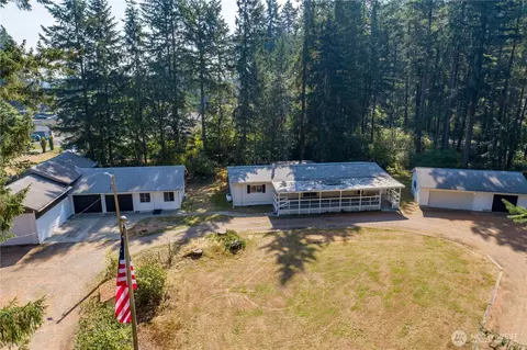 2201 E Island Lake Dr, Shelton, WA 98584