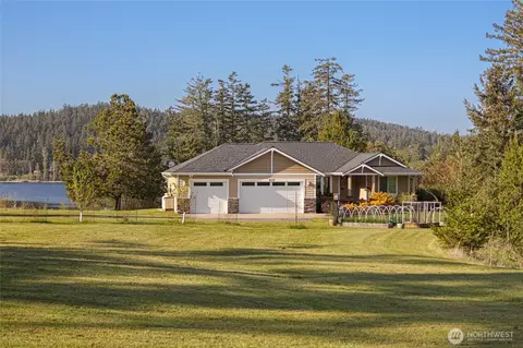 437 Woodpecker Ln, Friday Harbor, WA 98250