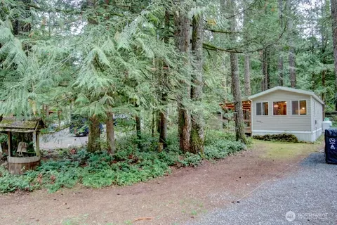 187 Fireside Lodge Cir, Deming, WA 98244