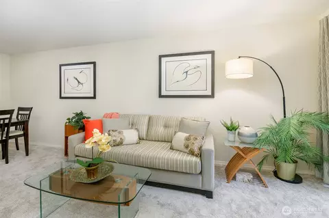 710 N 160th St #B204, Shoreline, WA 98133