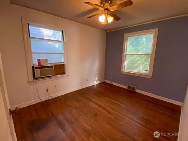 Bedroom - 12428 12th Ave S, Burien, WA 98168 photo 3 of 3
