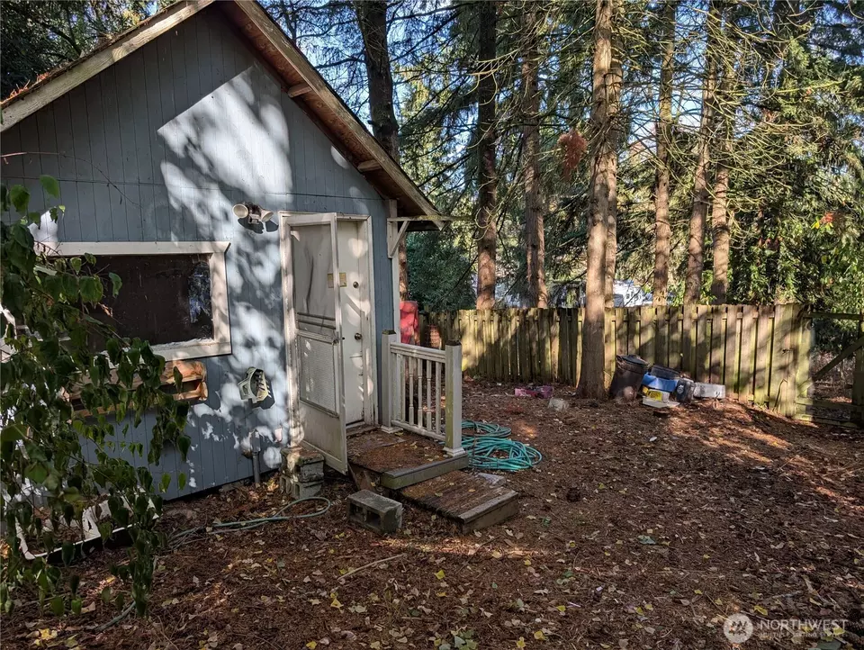 Exterior - 12428 12th Ave S, Burien, WA 98168 photo 5 of 6