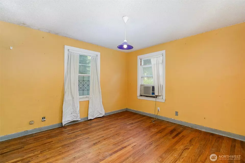 Bedroom - 12428 12th Ave S, Burien, WA 98168 photo 2 of 3