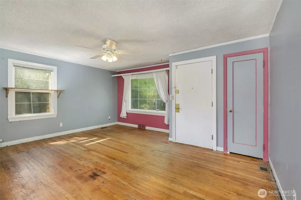 Living - 12428 12th Ave S, Burien, WA 98168 photo 2 of 3