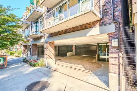 2920 Eastlake Ave E #403, Seattle, WA 98102